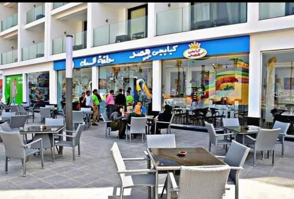 شاليه فندقي أرضي بحديقه خاصه في منتجع بورتوسعيد 'Ezbet Shalabi el-Rudi Kültér fotó